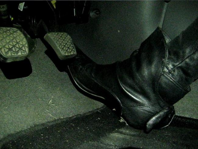Revving Pedal Pumping in Boots