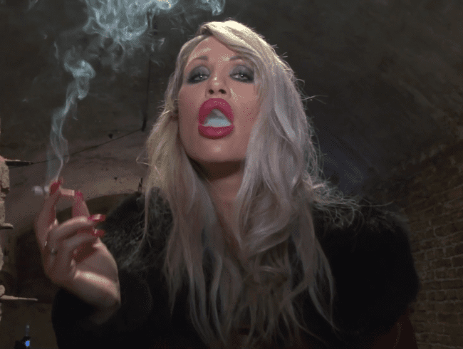 Smoking Fetish Goddess