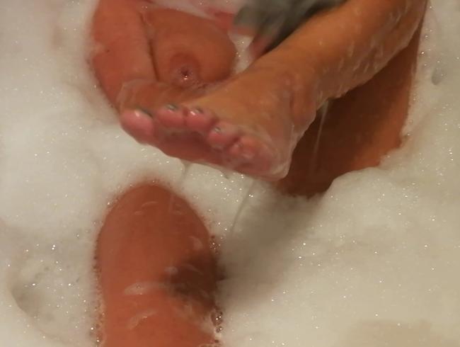 Wie ich nach einem harten Arbeitstag, meine Füße wasche.