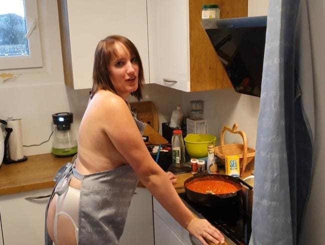 Michelle beim Kochen Teil 1