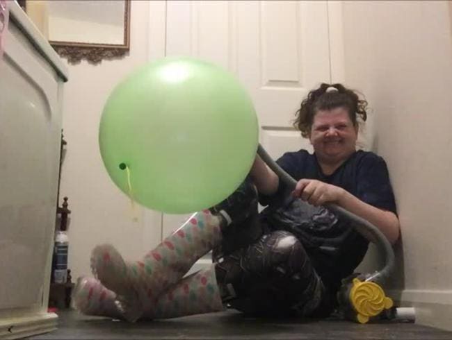 Arikajira Green Balloon Burst Fetish BBW