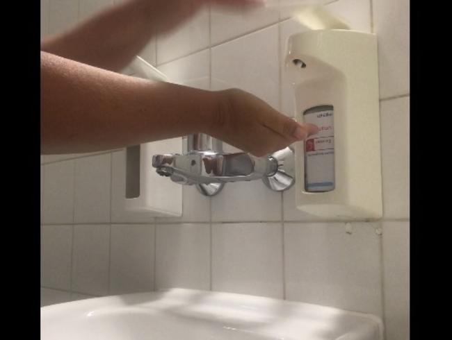 Hände waschen im Krankenhaus