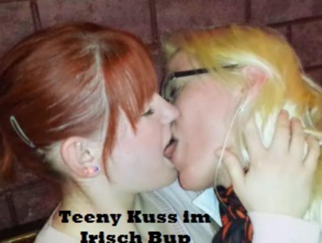 Teeny Kuss im Irisch Bup