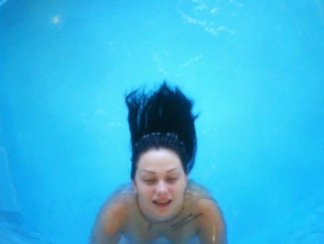 hair wetting in the pool