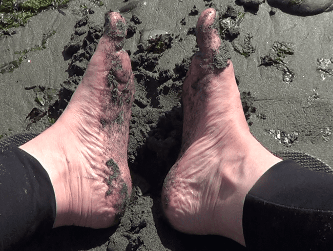 Dirty sandy feet