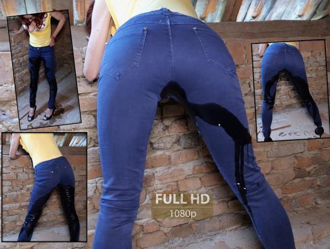 Piss auf neue dunkelblaue Jeans