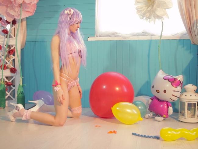 Kitty and Balloons